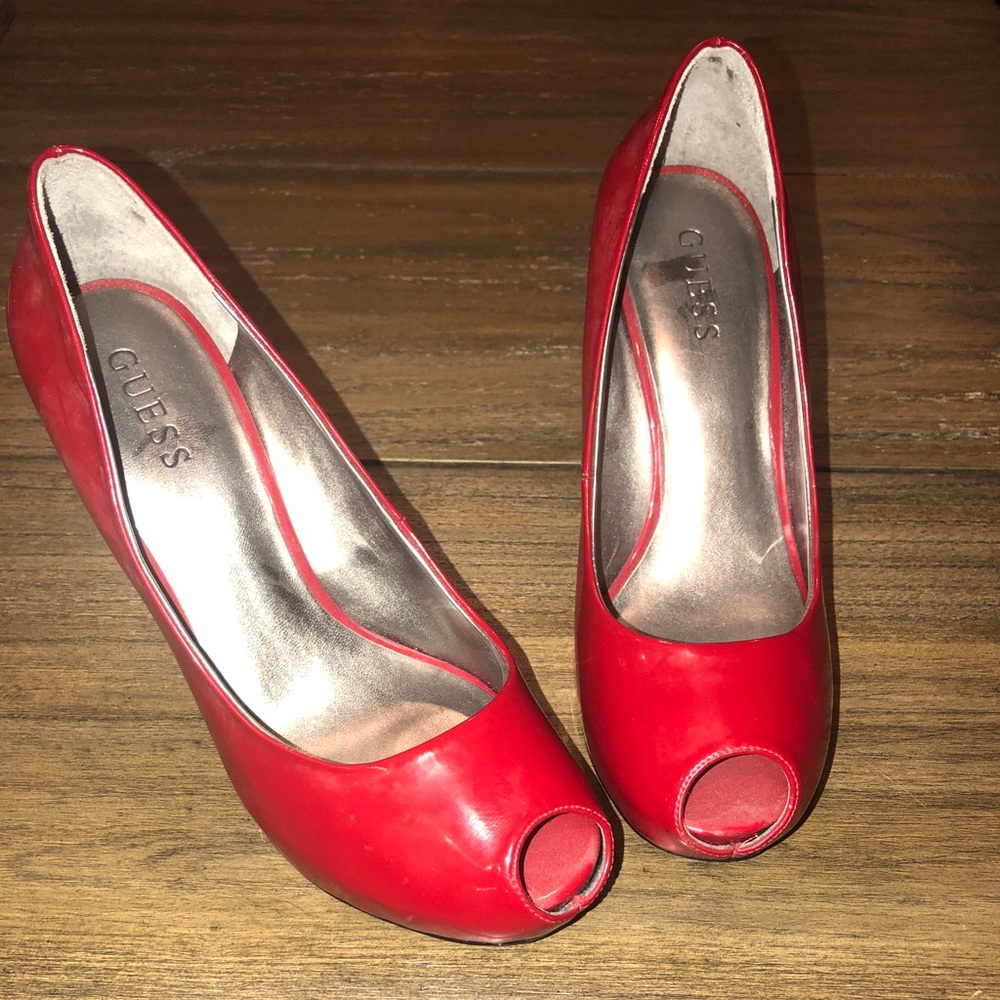 Guess Red Pumps